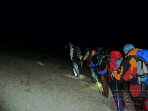 Kilimanjaro Besteigung - Früher Aufbruch um 01.00 Uhr zum Gipfel