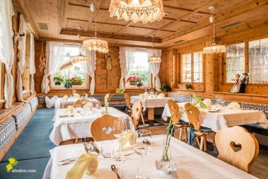 Skitouren Gsiesertal mit der Bergschule Oberallgäu: Bauernstube und Speisesaal im Magdalenahof