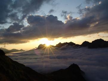 Steinbocktour durch die Allgäuer Alpen: Sonnenuntergang über dem Allgäu