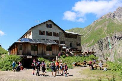 E5 Alpenüberquerung Bergschule Oberallgäu: vor der Kemptner Hütte