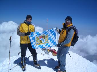 Elbrus Besteigung Kaukasus: Gipfelglück